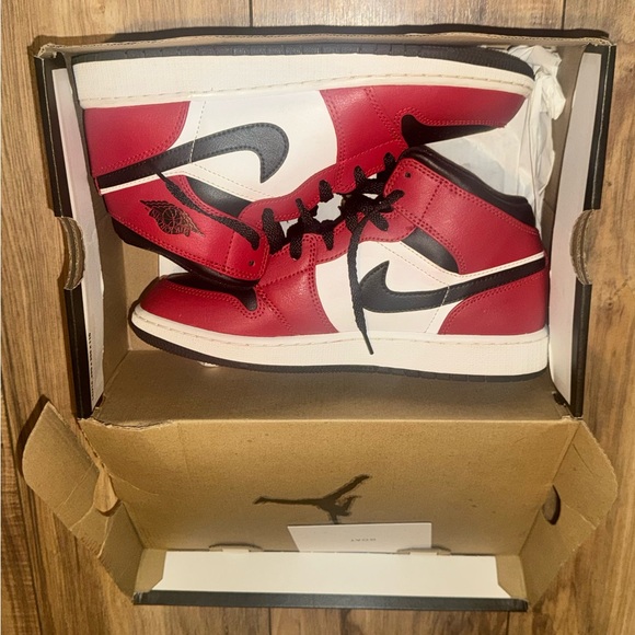 Jordan 1 - Picture 2 of 4